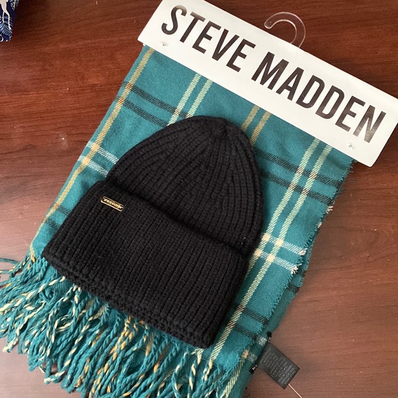 NWOT Steve Madden scarf and hat - Picture 1 of 2